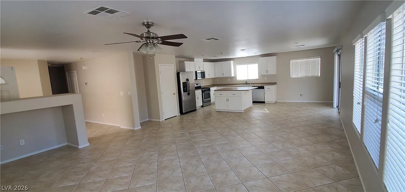 3 bed, 2.0 bath, 1888 sqft, $2,100 — Photo 4