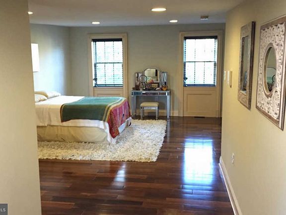 5th image of 1322 Pine St Frnt 2