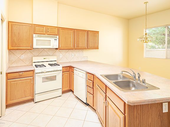 3rd image of 12683 N Sleeping Coyote Dr