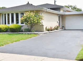9729 Menard Ave, Oak Lawn, IL