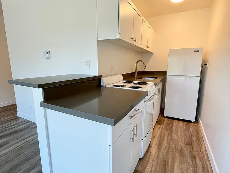 Village Vista Apartments — Photo 51