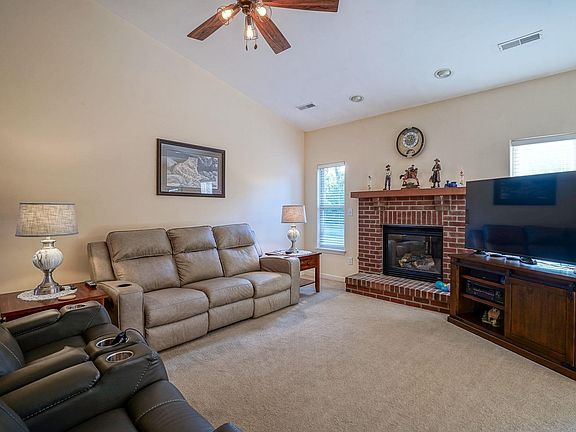 3rd image of 4453 Stergen Dr