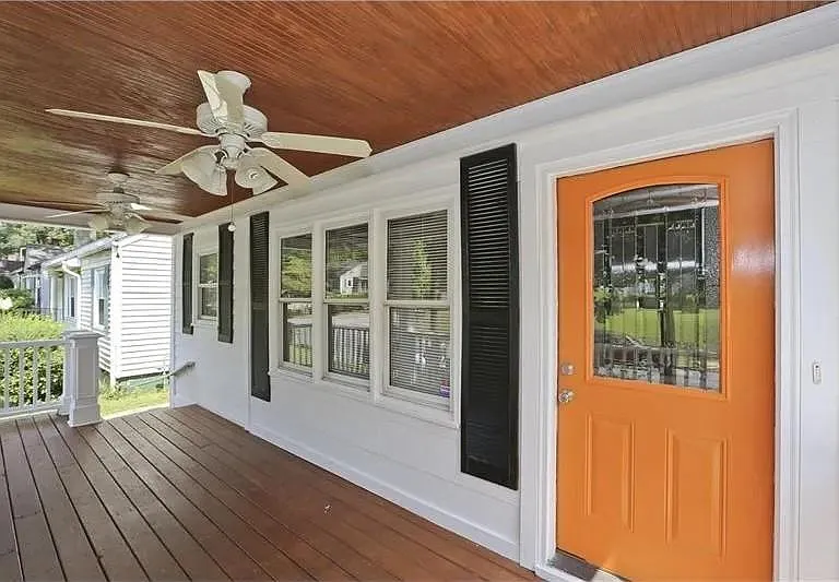 127 Sisson Ave — Photo 2
