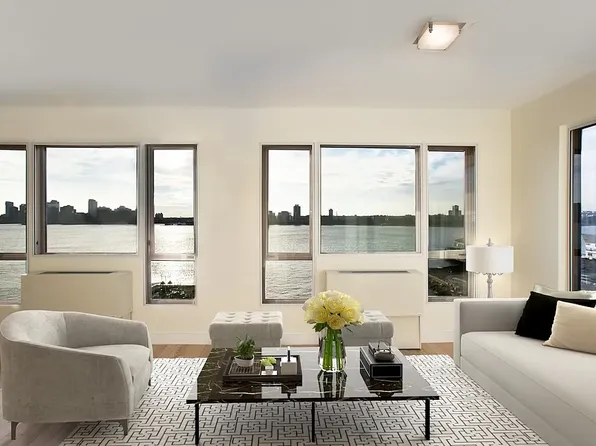 110 Horatio St, New York, NY