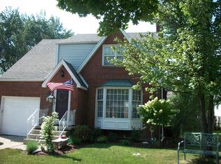 93 Ridgewood Dr, Amherst, NY 14226