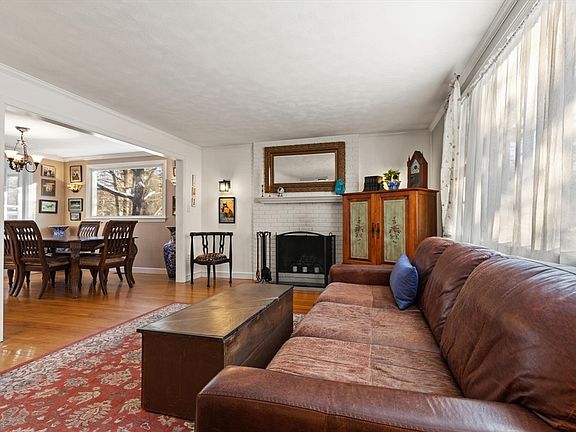 4th image of 103 Fensview Dr