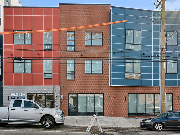 5th image of 5310 Whitby Ave #204