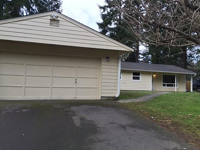 1st image of 9914 Woodlawn Pl SW