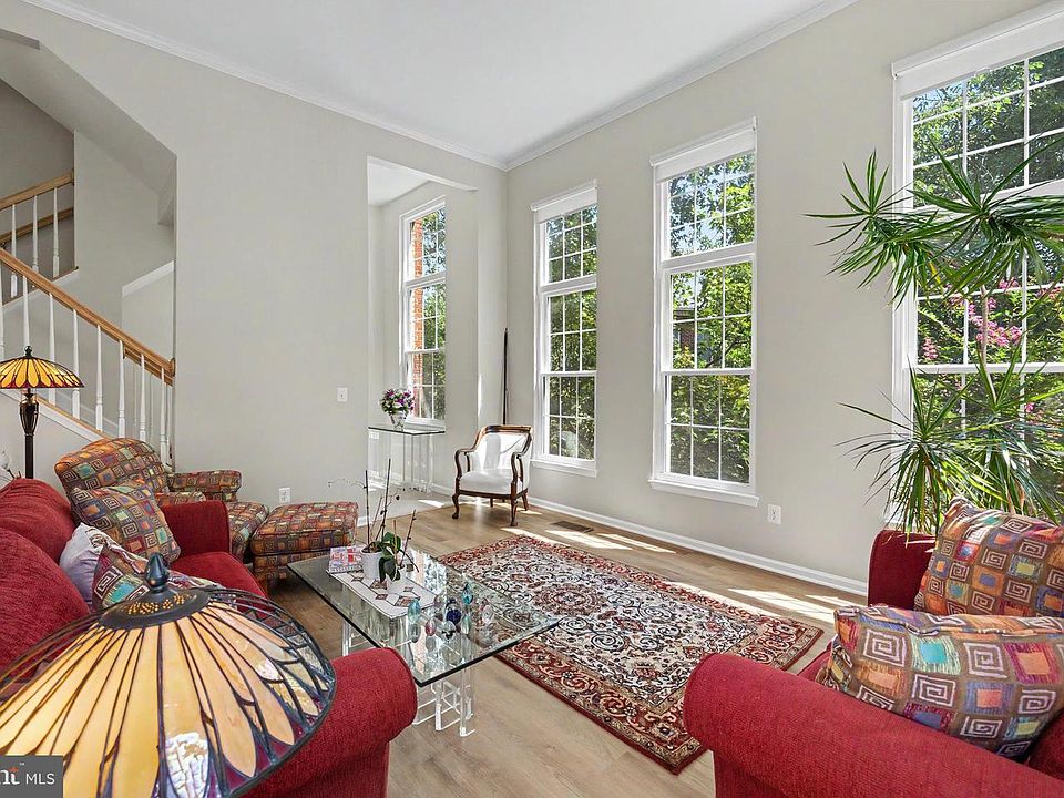 1st image of 5022 Barbour Dr #B