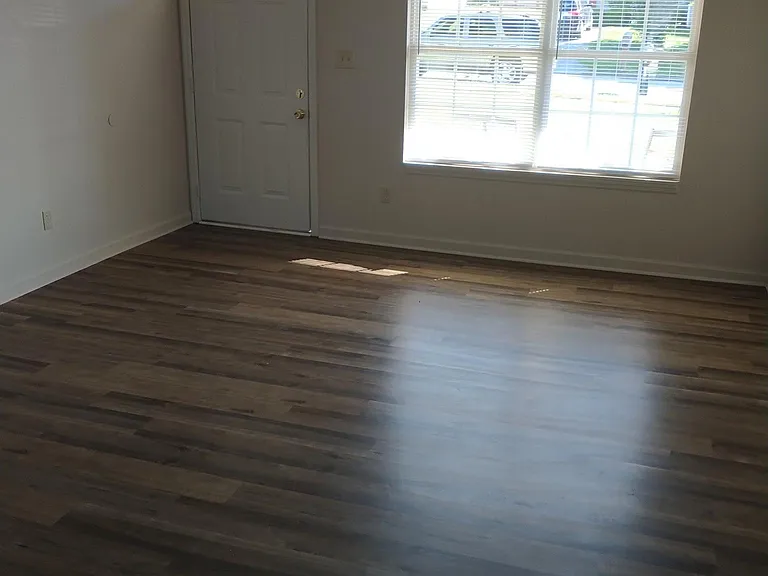 224 Kiester Dr — Photo 3