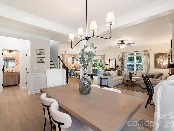 4th image of 1147 Mantell Rd