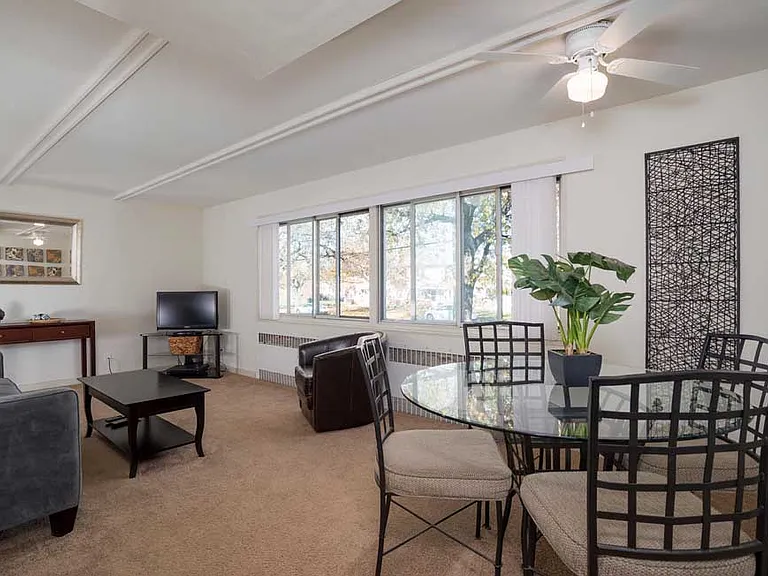 Riverview Manor Apartments — Photo 5