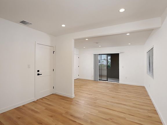 3rd image of 2236 Glendale Blvd #1/2