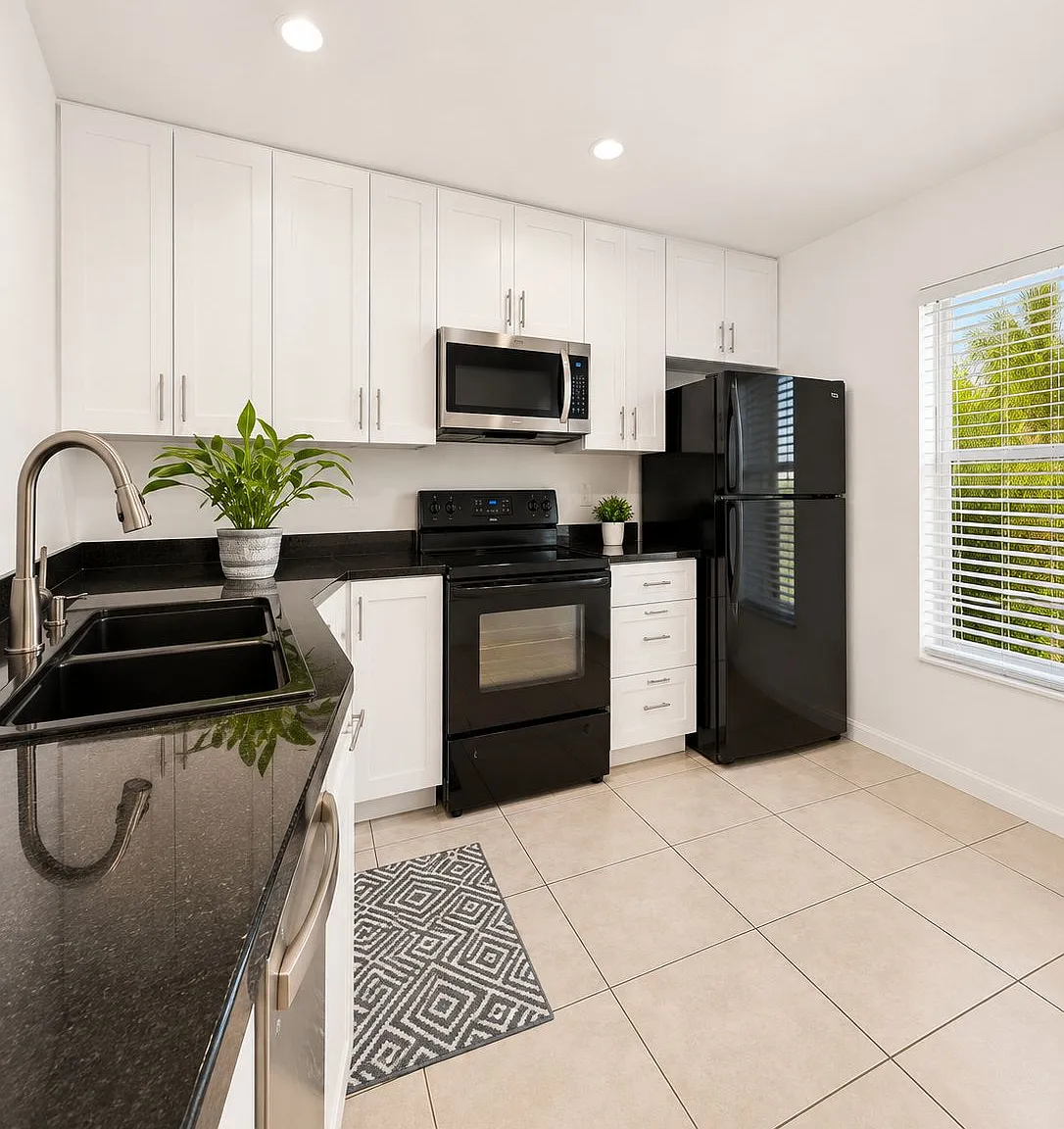 2 bed, 1046 sqft, $2,000 — Photo 3