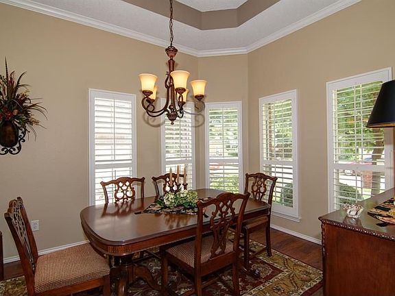 3rd image of 2037 Hawken Dr