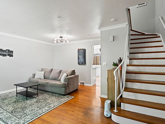 2nd image of 610 S Milwaukee Ave APT B