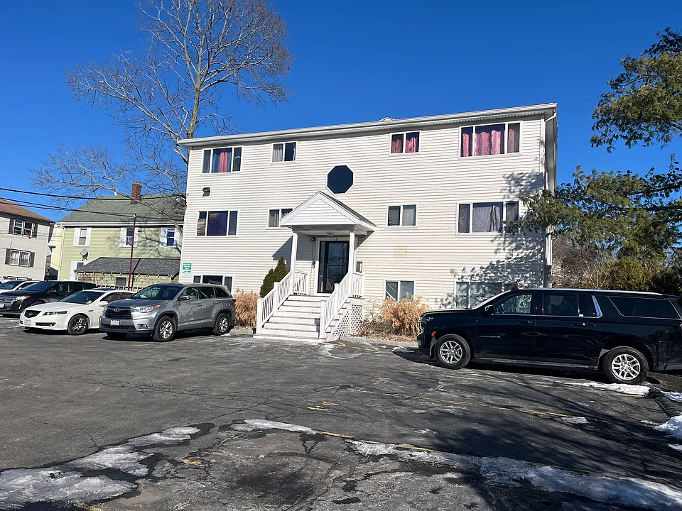 27 N Franklin St #C4