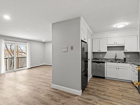3rd image of 7 Chapel Hill Dr APT 8