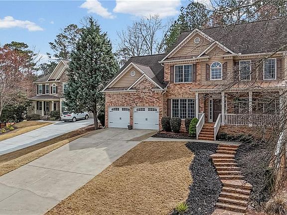 2nd image of 860 Valley Dr