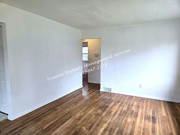 3rd image of 826 W Pearl St