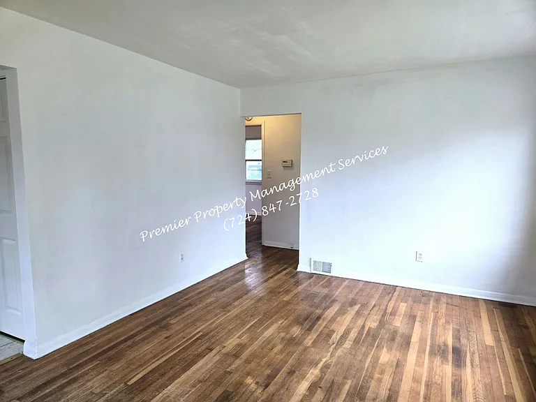 826 W Pearl St — Photo 3
