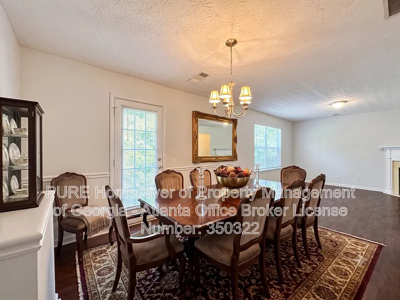 3 bed, 2.5 bath, 1442 sqft, $1,795 — Photo 3