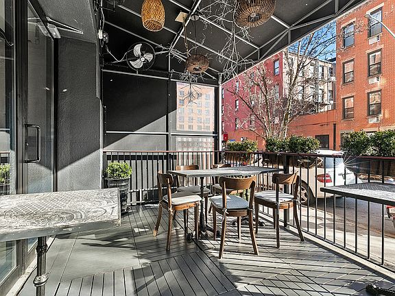 5th image of 251 E 110th St