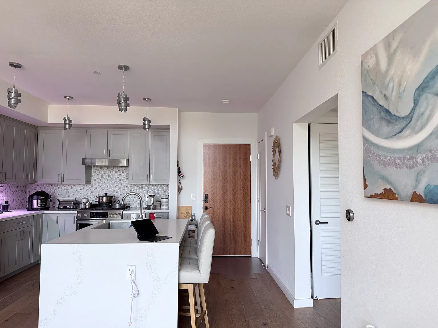 2 bed, 1080 sqft, $4,600 — Photo 4