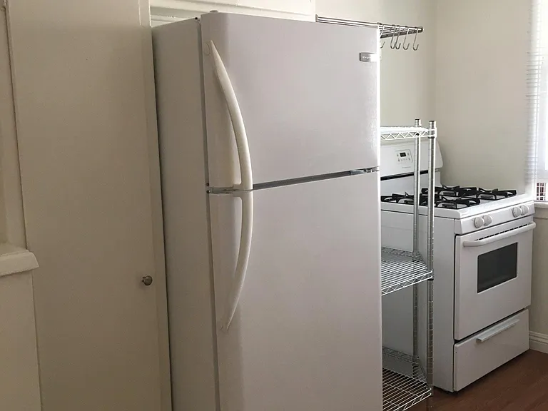 1241 S Bundy Dr #5 — Photo 26