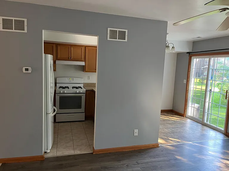 1521 Westchester Ave — Photo 15