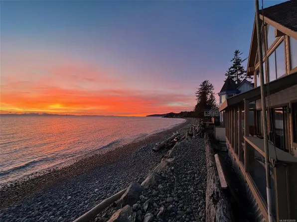 8719 W Coast Rd, Sooke, BC V9Z 1H2
