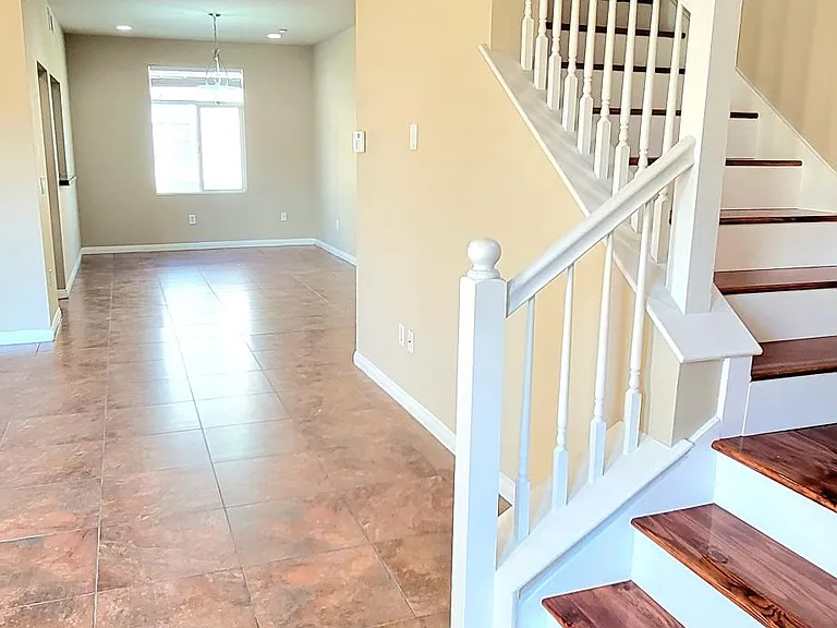 Elm Vista Dr — Photo 9