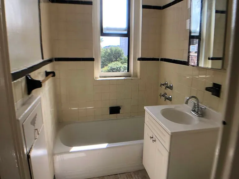 2751 Homecrest Ave #3M — Photo 4