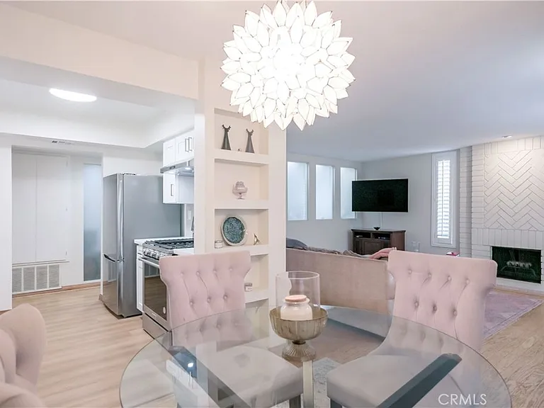 4425 Whitsett Ave — Photo 20