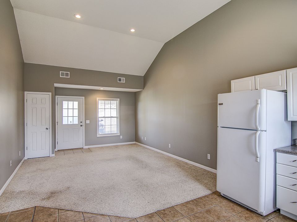 1st image of 228 Forestview Dr #1