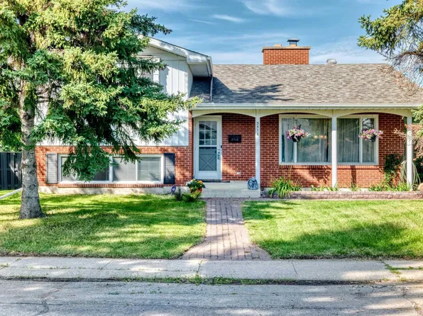 3516 117a St NW, Edmonton, AB T6J 1V4