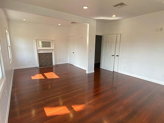 4th image of 1051 Beacon Ave
