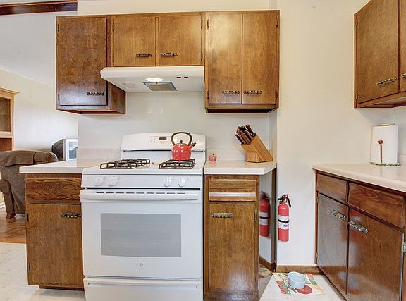 4th image of 1376 Joyce Ave