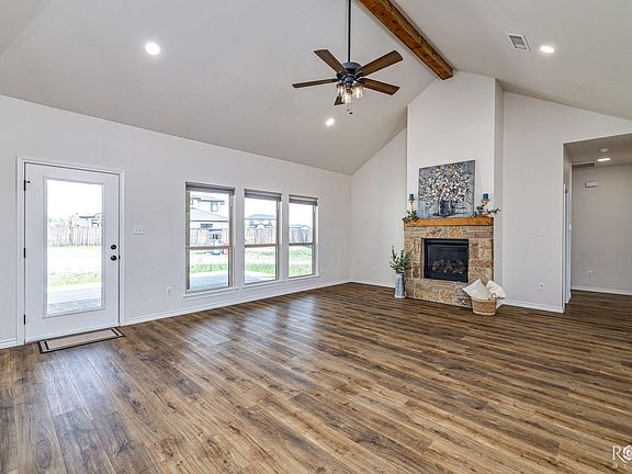 3rd image of 1938 Beaty Rd