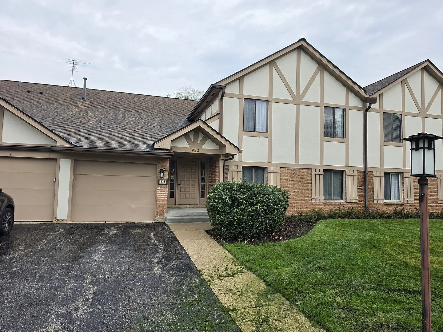 2 bed, $2,200 — Photo 1