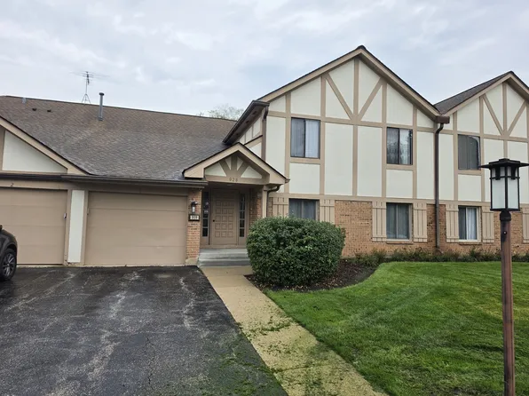 928 Surrey Dr APT 2B, Schaumburg, IL 60193