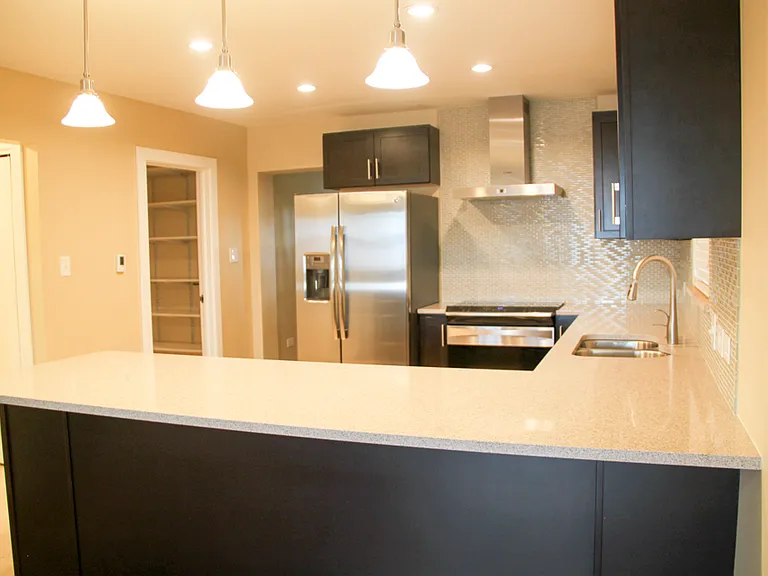 1142 S Washington St — Photo 10