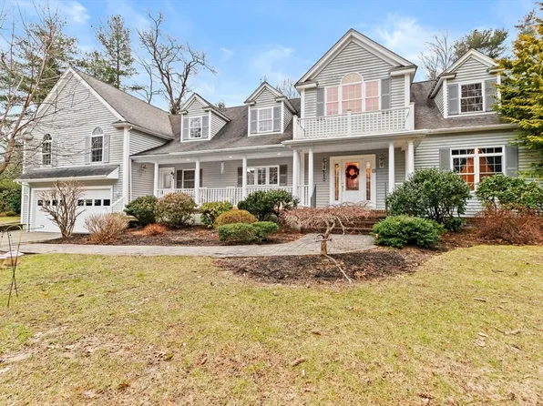 4 Plymouth River Rd, Hingham, MA 02043