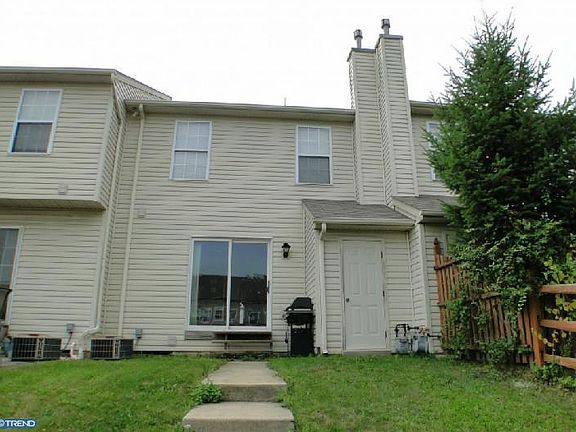 2nd image of 131 Sunnyside Ln