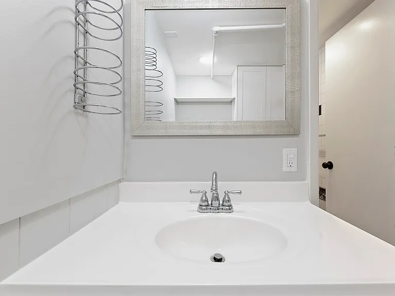 Town Center Apartments — Photo 37