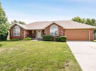 3870 S Hillcrest Ave, Springfield, MO 65807