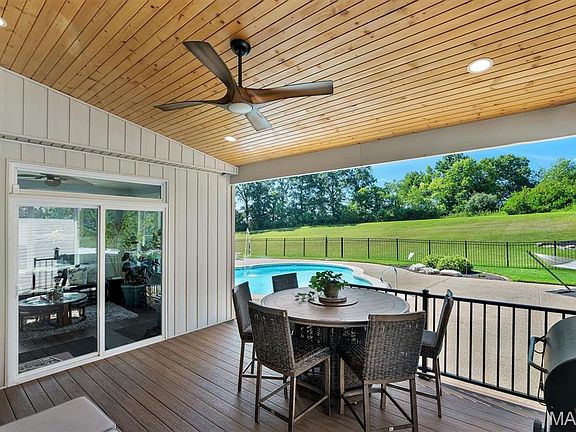 4th image of 11090 Stonebridge Ln