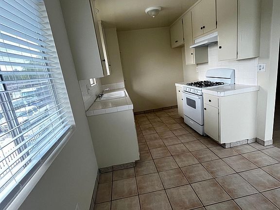4th image of 12615 Grevillea Ave APT 3