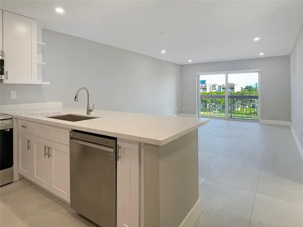 7805 Camino Real APT H418, Miami, FL 33143