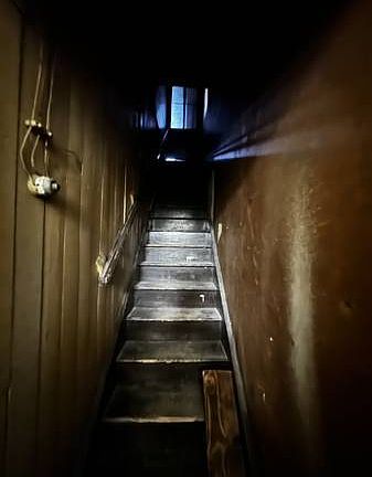 4th image of 36 E Main St